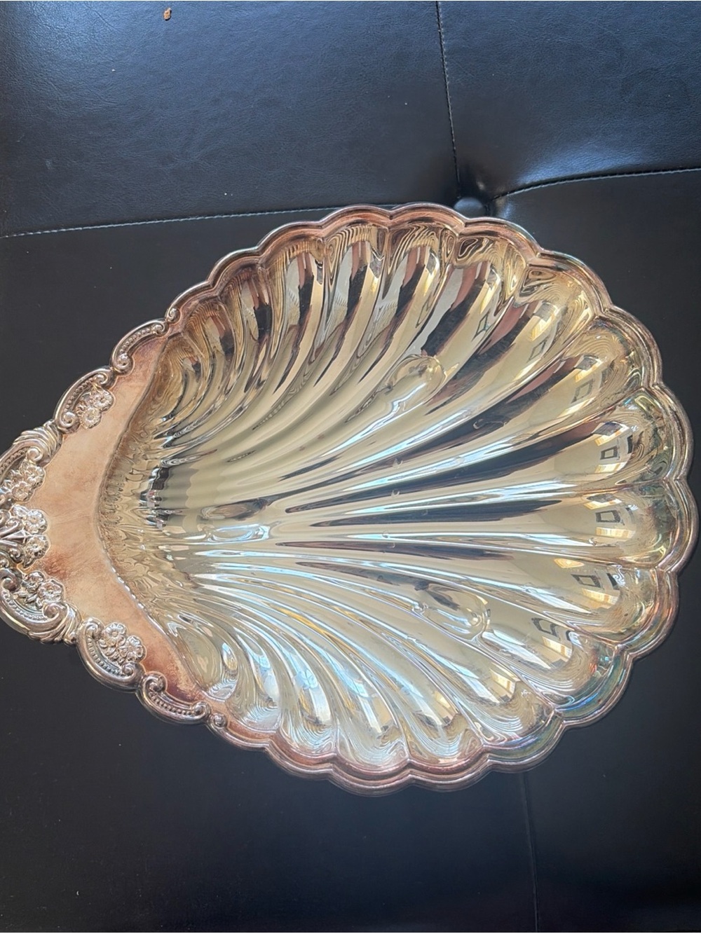 Elegant Shell-Shaped Decorative Tray in Shiny Silver Color